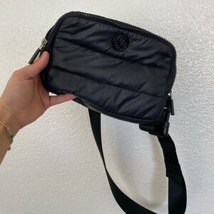 Lululemon puffy fanny black